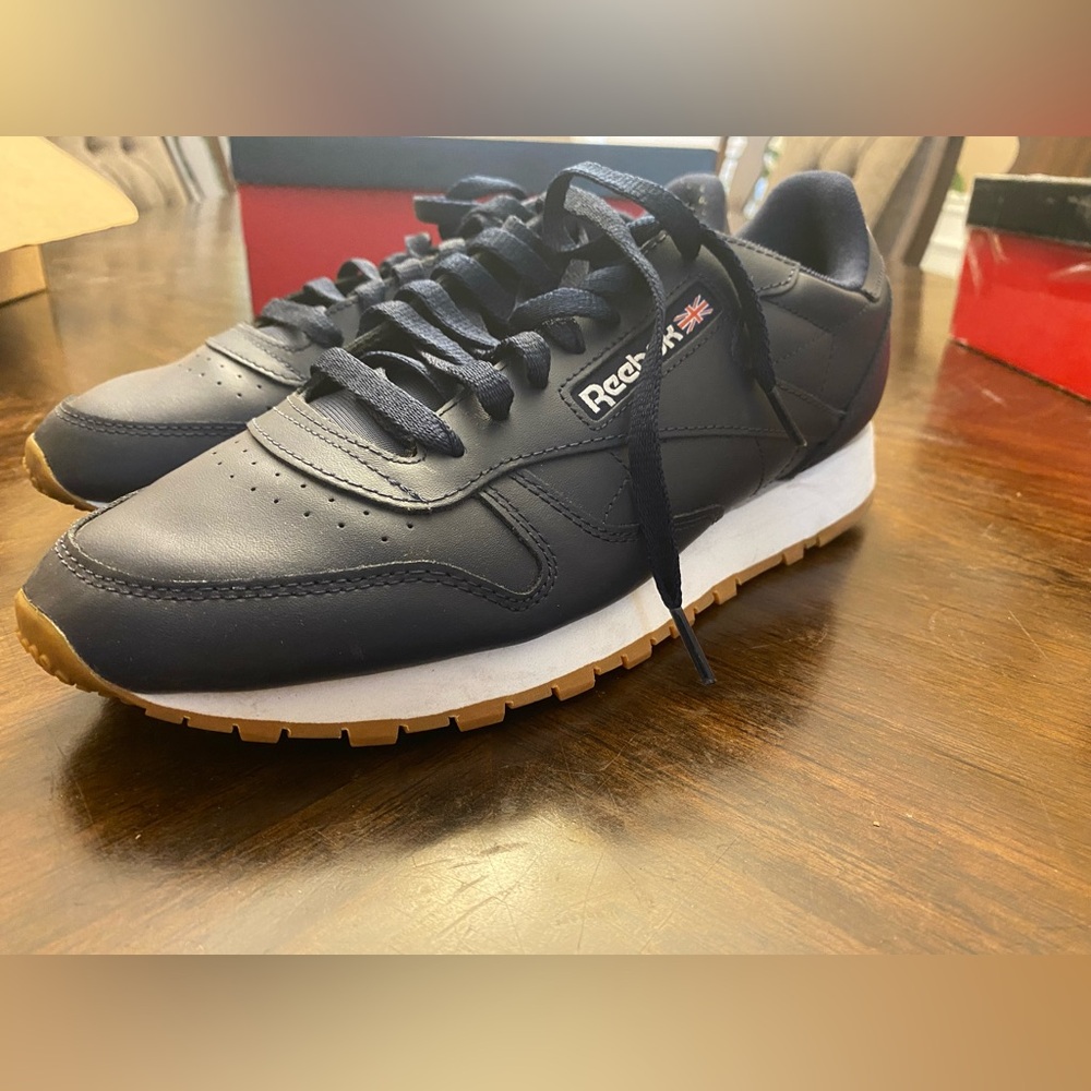 Reebok Unisex Adult Classic Leather - size 9.5